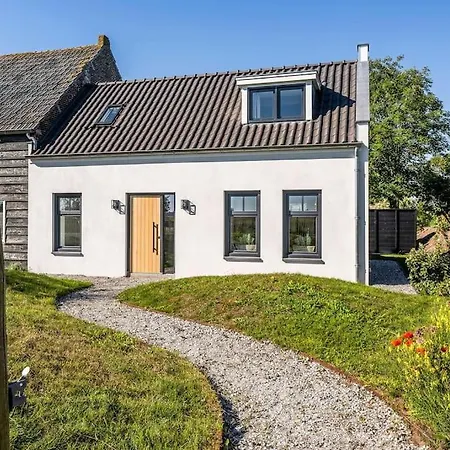Holiday home Coastal Bries